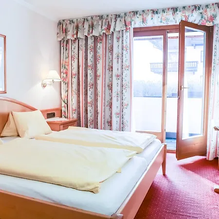 宾馆 西梅尔维特旅馆